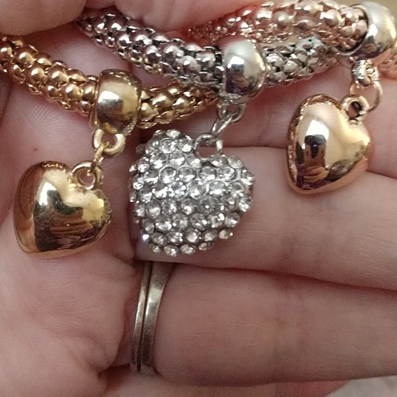 New 3 Heart Charm Triple Layer Stretch Bracelets - Picture 4 of 6